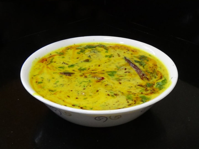 Punjabi Kadhi Pakora Wali